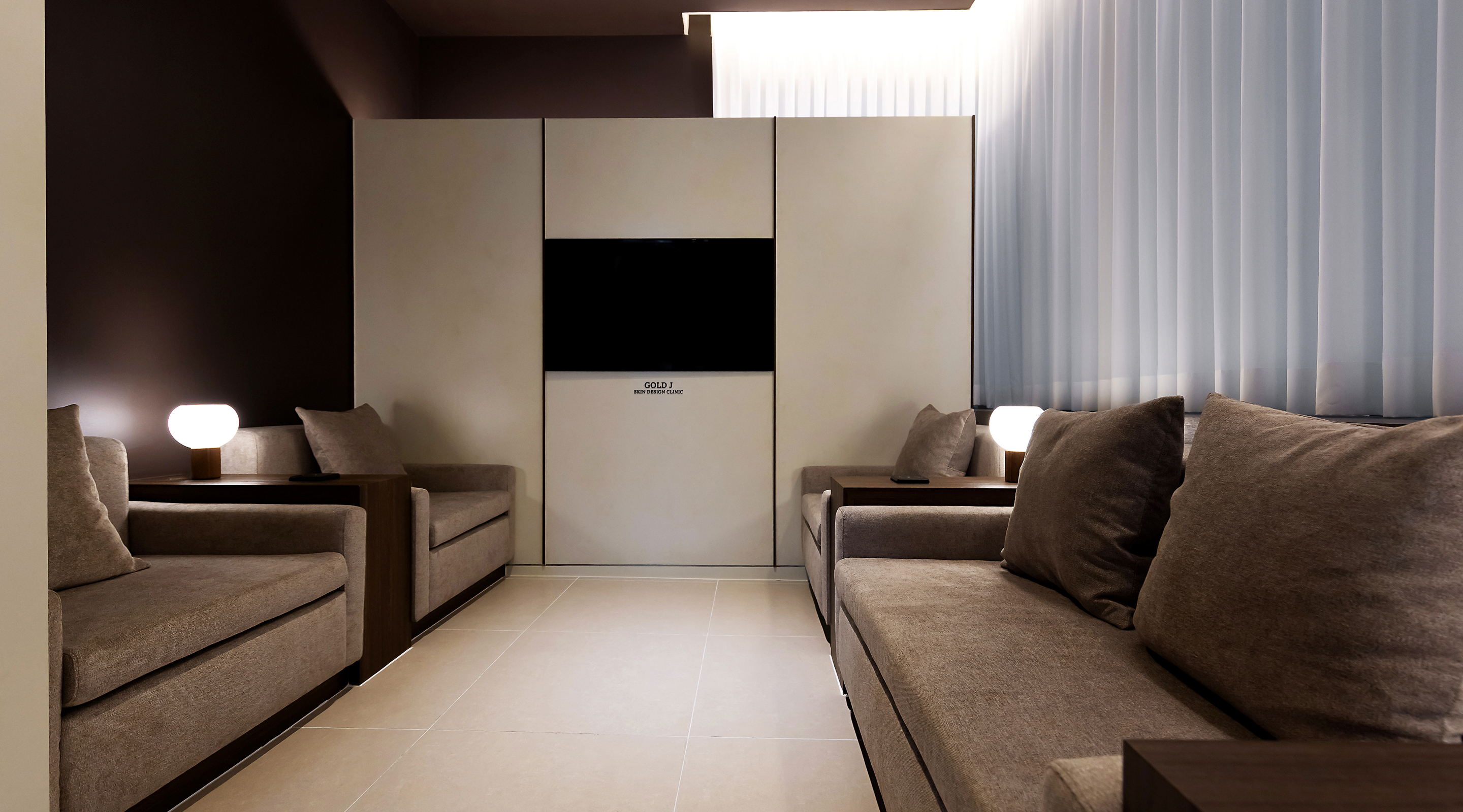 Gold J Clinic waiting lounge